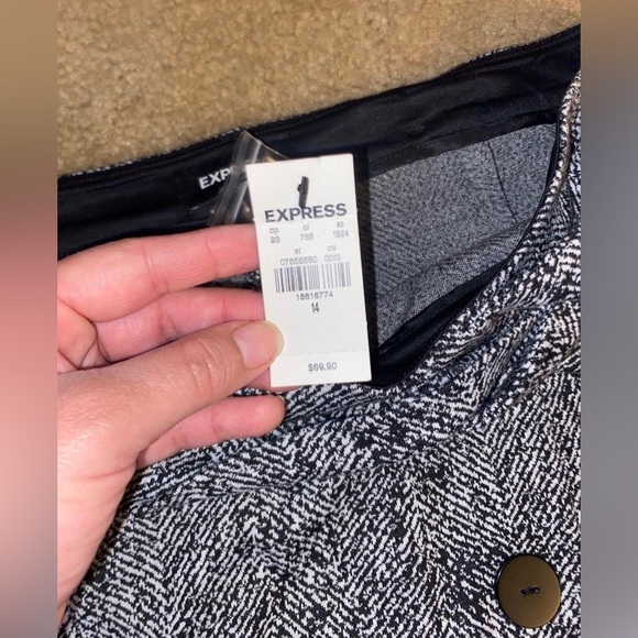 Women’s Express Skort - Picture 6 of 9